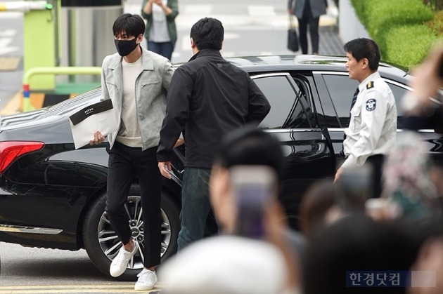 이민호 측 "조기 퇴근 아냐…다른 기관 배치 받아 복무 中"