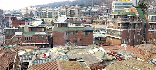 올 하반기 이주가 예정된 서울 은평구 수색6구역 모습. 재개발이 급물살을 타면서 조합원 지분 웃돈이 최근 1년간 1억원 뛰었다. 김형규 기자