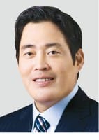 '일자리 신세계' 여는 정용진 신세계그룹 부회장