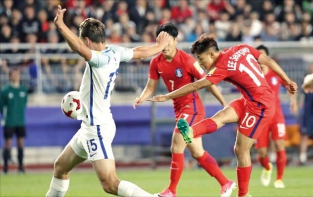 한국, 잉글랜드에 0 대 1 석패…조 2위로 16강