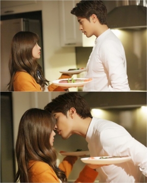 &#34;이 분위기 최고&#34;...&#39;애타는 로맨스&#39; 성훈♥송지은, 키스 1초전 포착