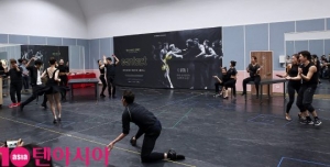 [TEN PHOTO] 뮤지컬 댄스시어터 &#39;컨택트&#39; 연습 공개 현장