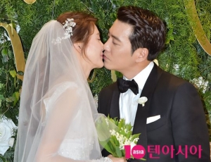 [TEN PHOTO]주상욱-차예련 결혼 &#39;달콤한 키스~&#39;