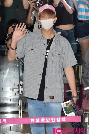 [TEN PHOTO]방탄소년단 랩몬스터 &#39;리더의 카리스마&#39;(공항패션)