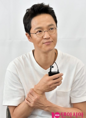 [TEN PHOTO]조한철 &#34;캐릭터 분석부터 해야겠어요&#34;