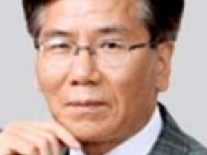 '정통 관료' 고용 차관…총리 비서실장엔 첫 여성