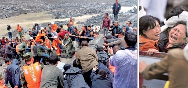 산사태로 매몰 된 中 쓰촨성 마을 … 오열하는 가족들 중국 남서부 쓰촨(四川)성 티베트족과 장족 자치주의 마오(茂)현 뎨시(疊溪)진 신모(新磨)촌에서 25일 구조팀과 현지 주민들이 사람이 묻혀 있을 법한 장소의 큰 돌을 끌어내고 있다. 이 지역에서는 24일 새벽 6시께 대규모 산사태가 일어나 62가구의 주택이 흙더미에 묻혔다. 시신 10구를 수습했고 93명이 실종됐다. 마오현은 9년 전 쓰촨대지진의 진원지 원촨(汶川)현의 ‘형제 현’으로 불린다. 신모촌을 방문한 142명의 관광객은 모두 연락이 닿았다고 신화통신은 전했다. 신모AFP연합뉴스