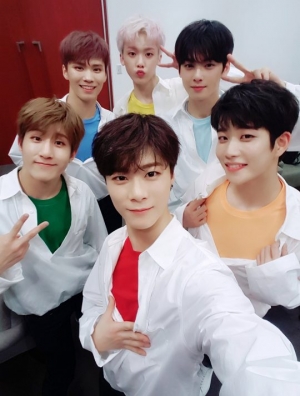 아스트로, 데뷔 후 첫 1위 후보에 감격 &#34;꽃길만 걸어요&#34;