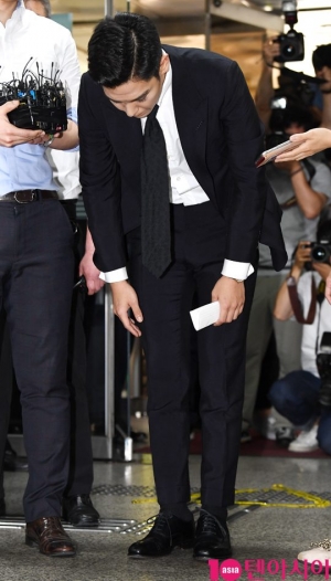 [TEN PHOTO]고개숙인 빅뱅 탑