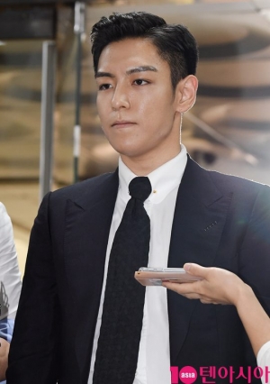 [TEN PHOTO]빅뱅 탑 &#39;대마초 흡연 법원출석&#39;