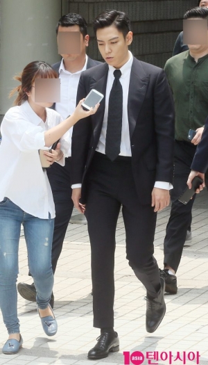 [TEN PHOTO]빅뱅 탑 &#39;대마초 흡연 첫 공판 10분만에 종료&#39;