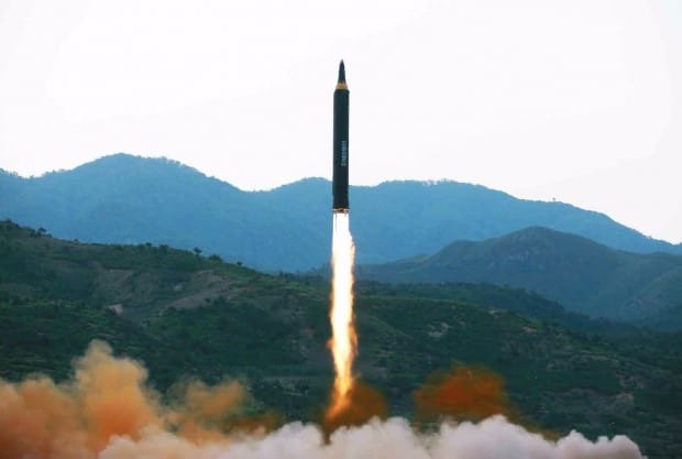 북한, 지대함 순항미사일 동해로 발사…탄도 미사일은 아닌 듯