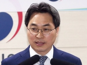 방통위 복귀한 고삼석 위원, 이론·실무 겸비한 전문가