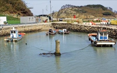 축조된 지 300년이 된 우이도 진리 옛 선창.