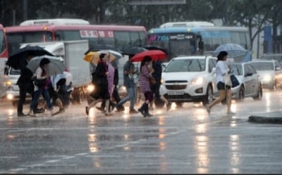  중부지방 장맛비…남부지방 폭염특보