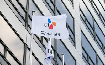 CJ '급식 여사님' 직접 고용