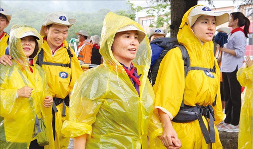 동아제약 국토대장정 '부모님과 함께 걷기'