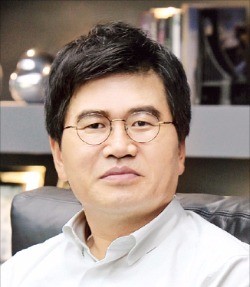 서울 논현동 이디야커피 본사 이디야커피랩의 실내 공간. 이디야커피는 지하 1층과 지상 1, 2층을 신진 예술가에게 무료로 빌려준다.  이디야커피  제공 