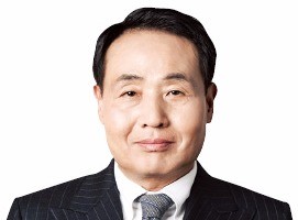 [CEO 탐구] 매출 순위·생산일정까지 챙기는 '꼼꼼맨'…"패션사업도 현대백화점이 하면 다르다 보여줘"