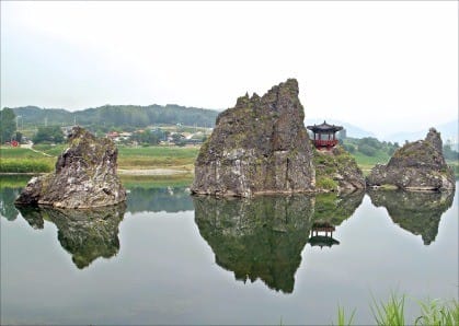 정도전이 아낀 도담삼봉. 