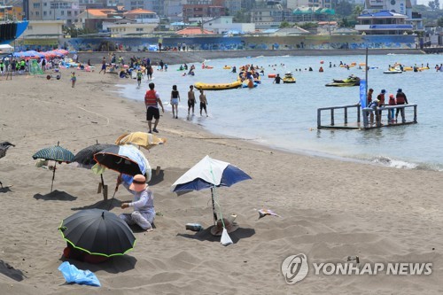 여름휴가 절정…전국 해수욕장·축제장 피서객 '북적'