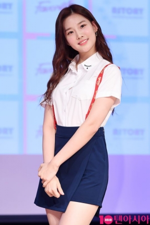 [TEN PHOTO] 페이버릿 서연 &#39;청순 미모로 남심 저격&#39;