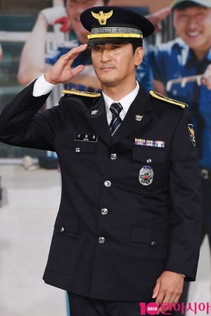 [TEN PHOTO] 신현준 &#39;늠름한 경례&#39;