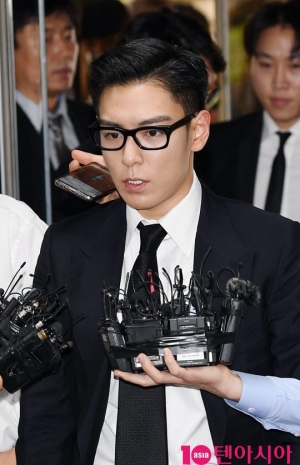 [TEN PHOTO]빅뱅 탑 &#34;죄송합니다&#34;(대마초 협의)