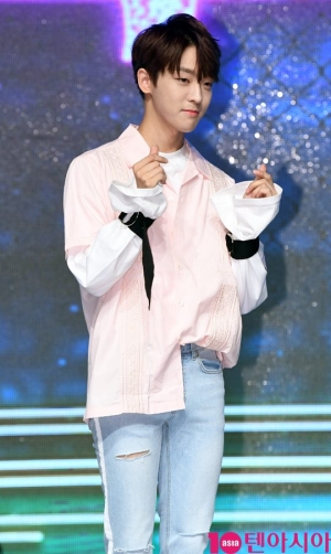 [TEN PHOTO]마이틴 이태빈 &#39;여심 사로잡는 미소년 외모&#39;