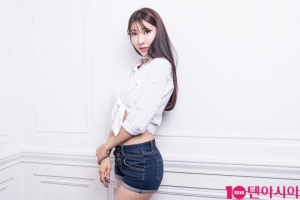 [TEN PHOTO] 퀸비즈 주하 &#39;섹시미로 무장&#39;