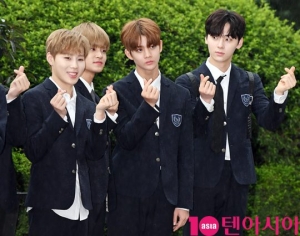 [TEN PHOTO]워너원 하성운-이대휘-배진영-황민현 &#39;개성 넘치는 표정으로 여심강타&#39;