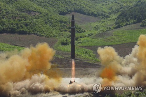 北 "화성-14 2차발사 성공"…김정은 "ICBM 기습발사 능력과시"