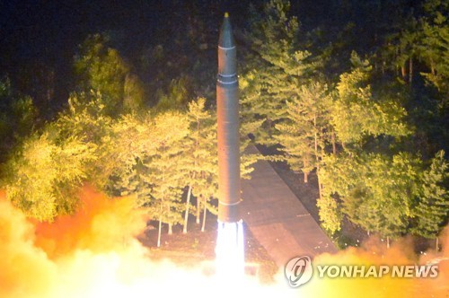 러 전문가 "北 발사 미사일 사거리 8000km 이상 ICBM 추정"