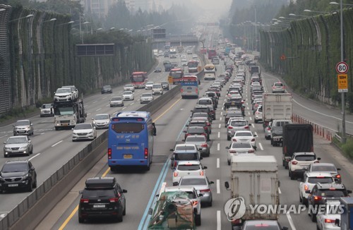 여름휴가철 본격 개막…오후부터 고속도로 정체 극심