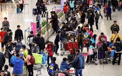 해외여행 열기·中'사드보복'에 관광수지 적자 눈덩이