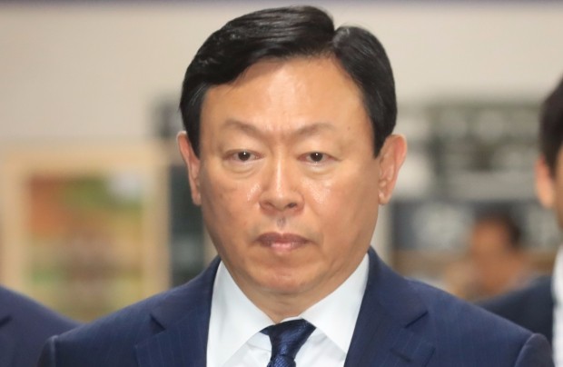 신동빈, 일본서 투자설명회…"통합경영으로 시너지 극대화"