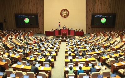 11조300억원 추경안 45일 만에 국회 예결위 통과…"표결은 정족수 부족에 난항"