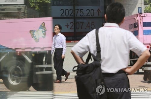 일본 소비자물가 6개월째 상승…실업률은 2.8%로 낮아져