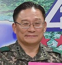 아들 군대 보냈더니 장군 부인이 갑질…軍, 박찬주 대장 형사입건