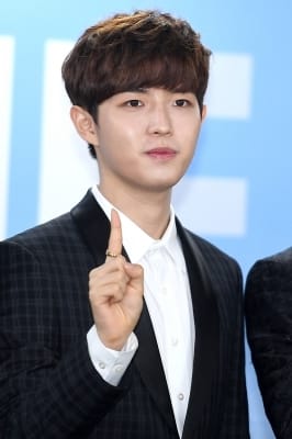  워너원 김재환, '부드러운 눈빛 카리스마~'