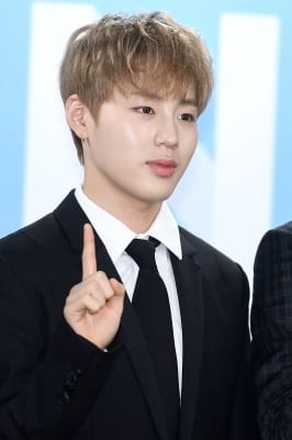  워너원 하성운, '女心 녹이는 부드러운 눈빛~'