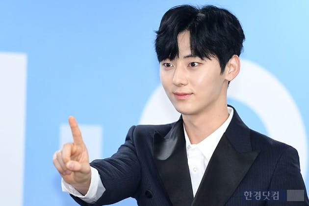 [포토] 워너원 황민현, '잘생겼다~'