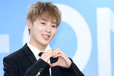  워너원 하성운, '워너블 향한 하트~'