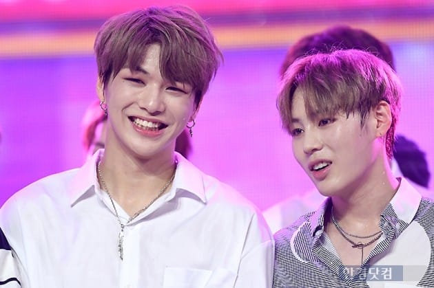 [포토] 워너원 강다니엘-하성운, '첫 1위에 기쁨의 미소~'