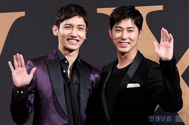 동방신기 최강창민, 전역 3일만에 공식석상 "맞지 않는 옷 입은 느낌" 