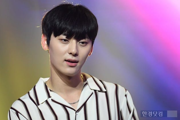 [포토] 워너원 황민현, '감탄을 부르는 잘생김~'