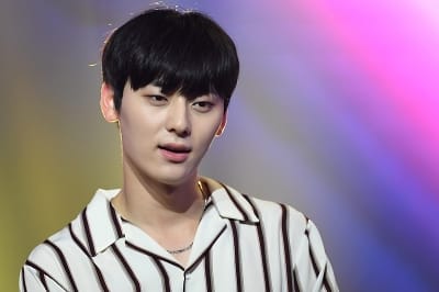  워너원 황민현, '감탄을 부르는 잘생김~'