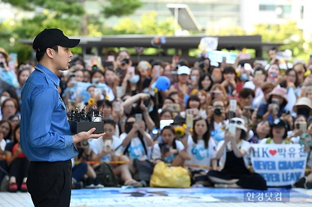 [포토] 박유천, '많은 팬들 앞에서 소집해제'