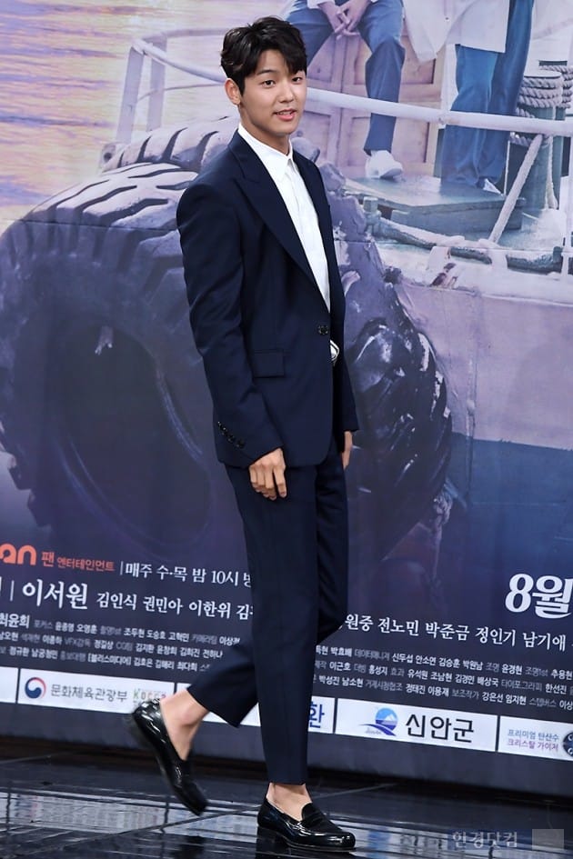 [포토] 강민혁, '등장만으로 화보~'