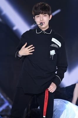  워너원 김재환, '이글이글 타오르는 눈빛~'